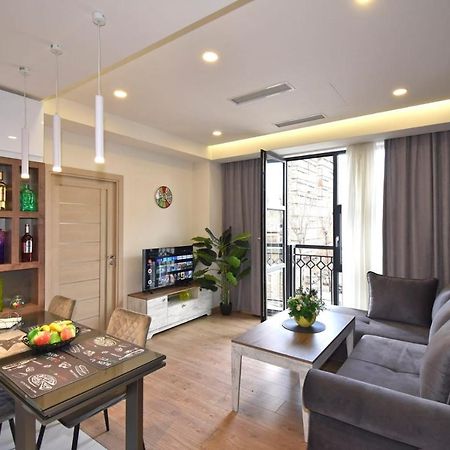 Home4You City Center Apartments Ереван Екстериор снимка