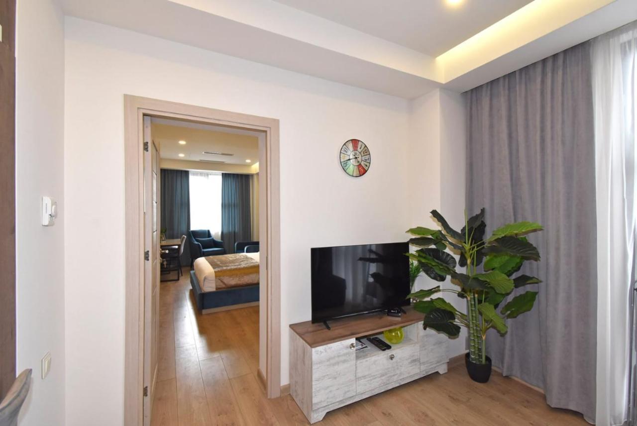 Home4You City Center Apartments Ереван Екстериор снимка