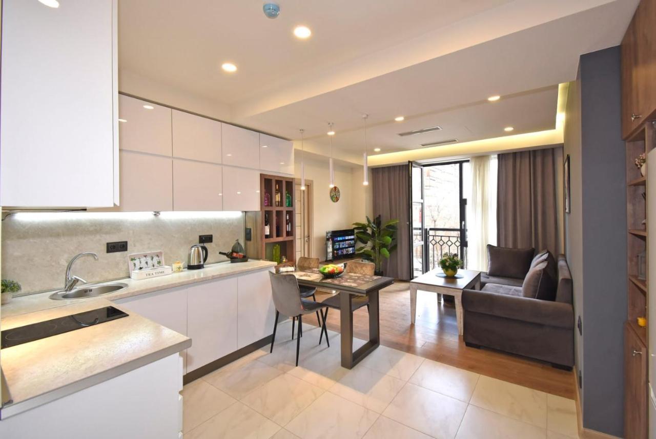 Home4You City Center Apartments Ереван Екстериор снимка