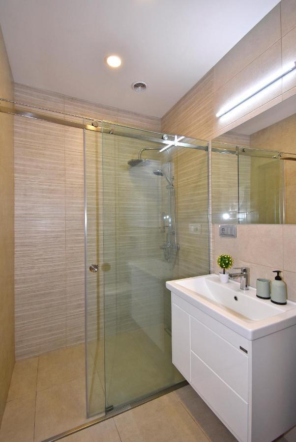 Home4You City Center Apartments Ереван Екстериор снимка