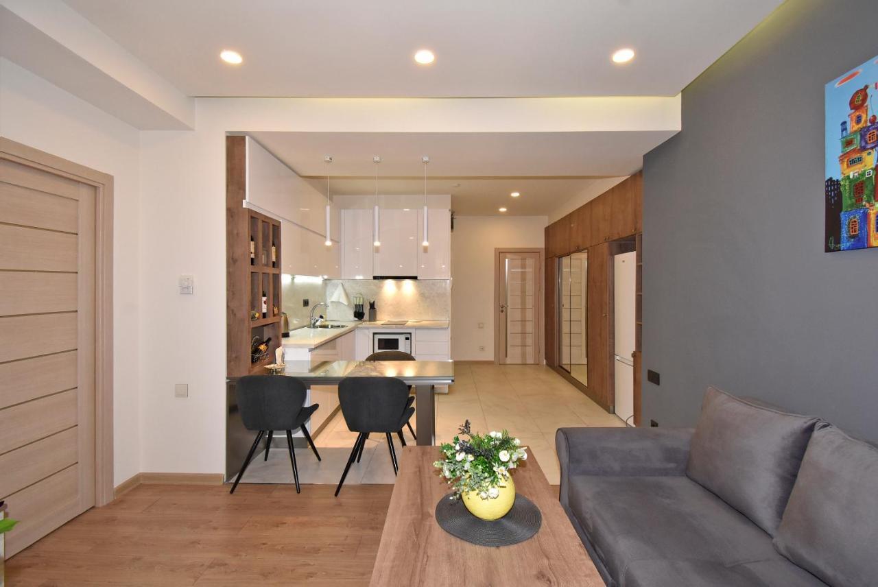 Home4You City Center Apartments Ереван Екстериор снимка