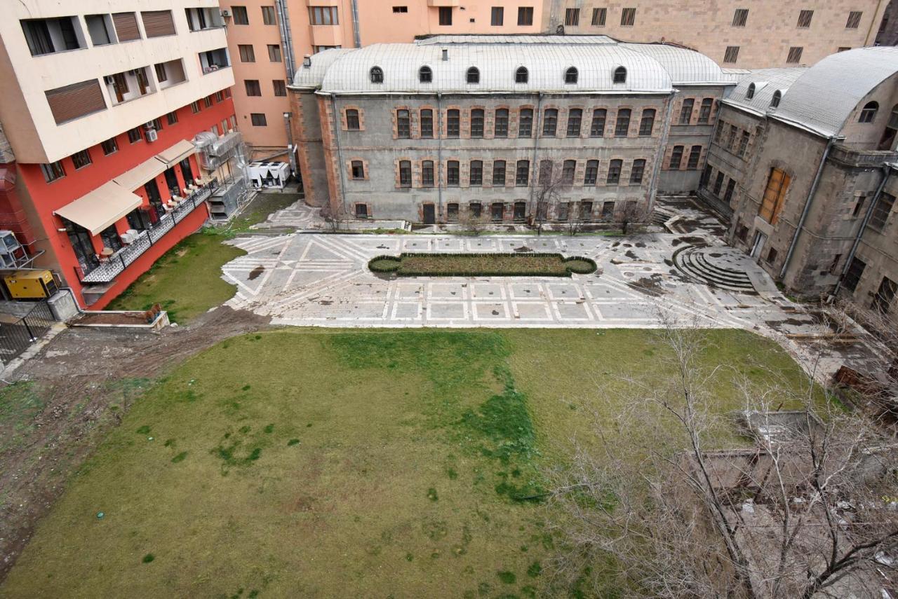 Home4You City Center Apartments Ереван Екстериор снимка