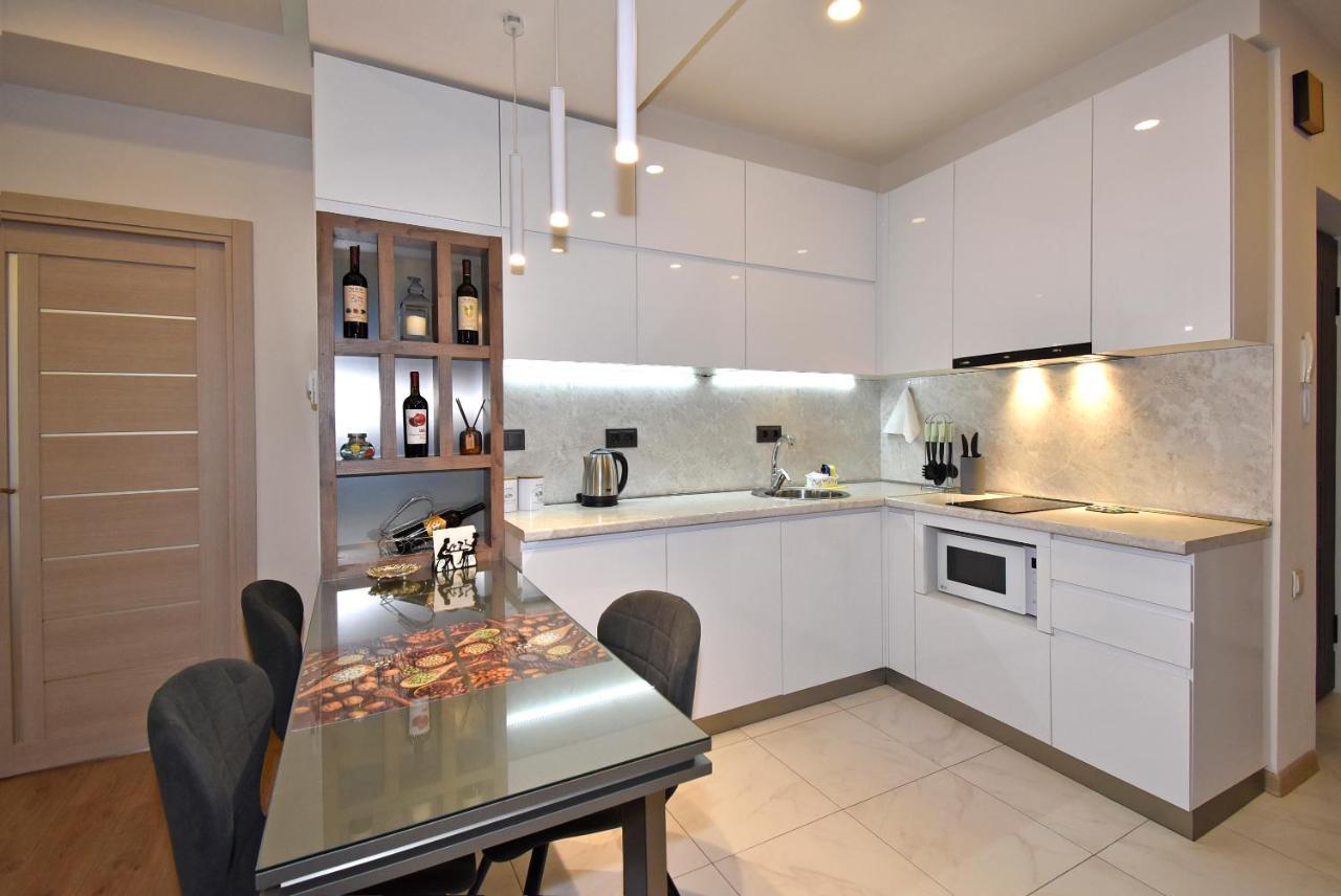 Home4You City Center Apartments Ереван Екстериор снимка