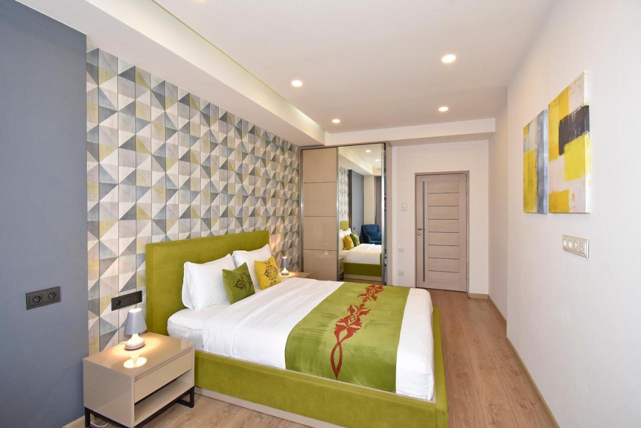 Home4You City Center Apartments Ереван Екстериор снимка